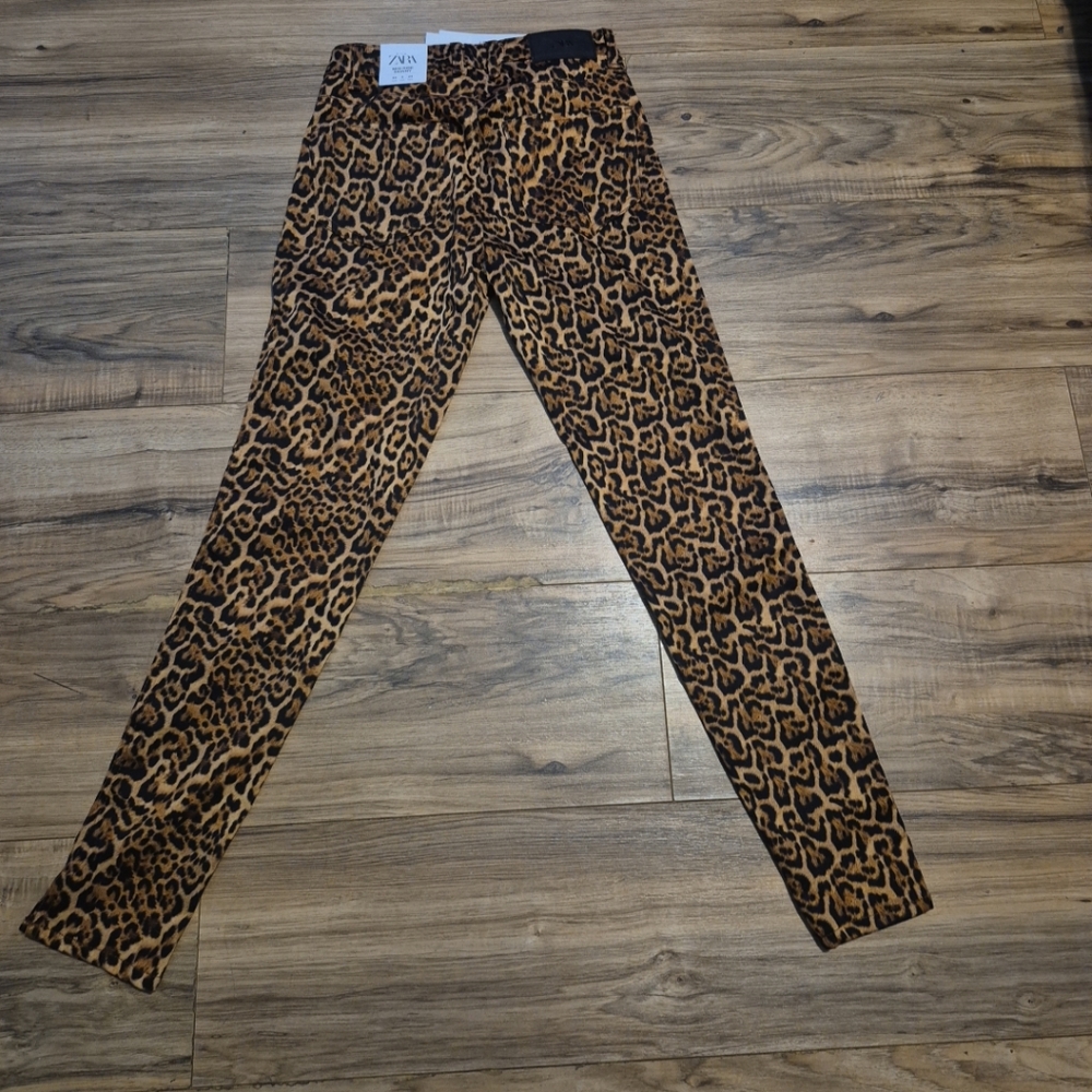 Zara Leopard Print Pants with Zipper Details - Picture 9 of 9